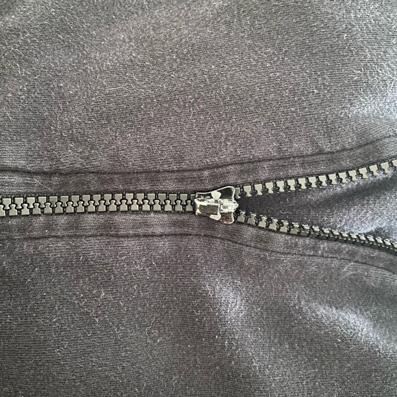 Black pact hoodie - Picture 8 of 8